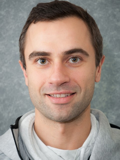 Headshot of Roland Schwarzer, PhD